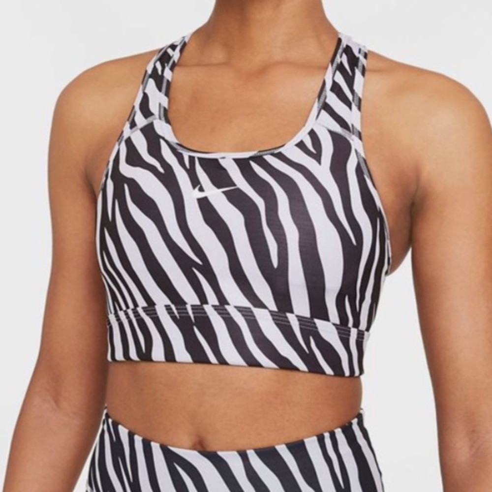 Nike Swoosh Icon Clash Sports Bra